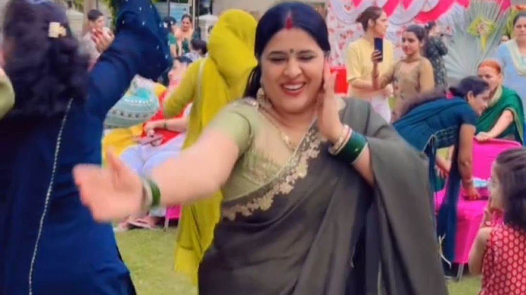 ⁣⁣Social Media Woman's Beautiful Song & Dance. babita poswal