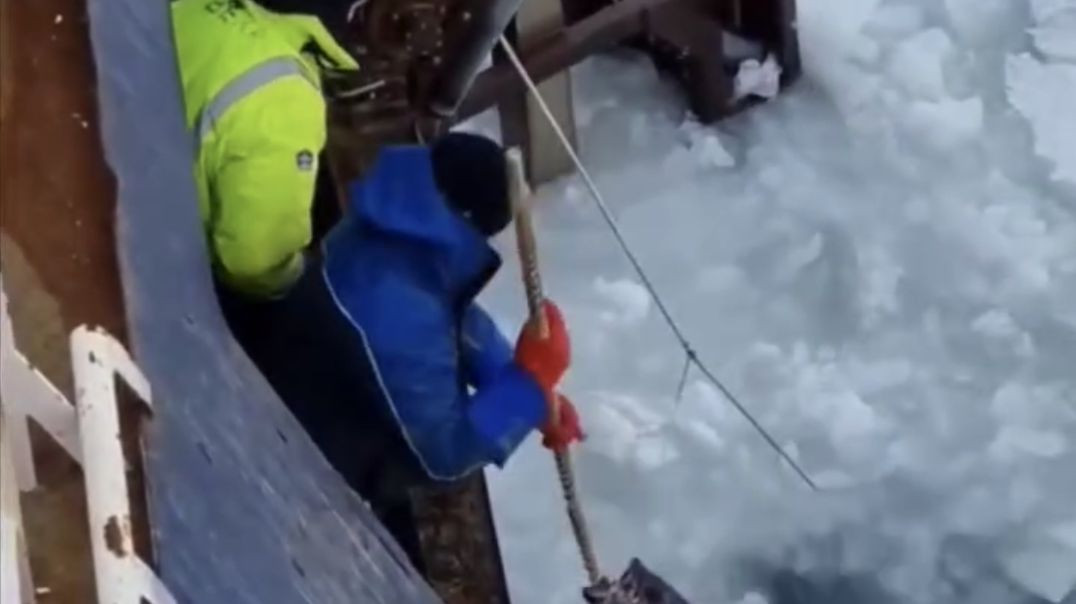 ⁣Commerical Fishing for Toothfish off. Antarctica